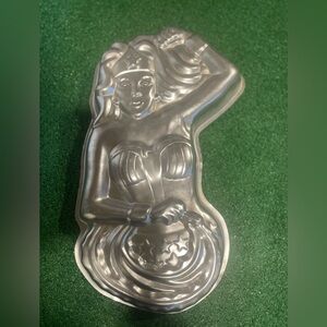 Vintage 1978 Wilton DC Comic Wonder Woman Baking Cake Pan Unique